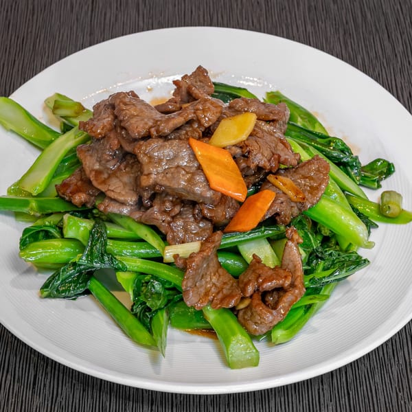 Imperial Garden's beef with Chinese broccoli, featuring tender beef slices and vibrant green vegetables.