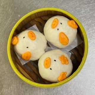 Custard Bun 豬仔奶皇包